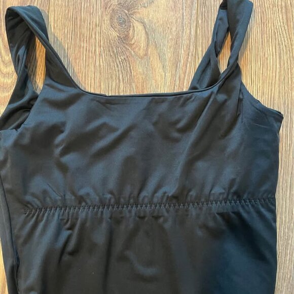 Londre The Supportive Square Neck One Piece - Matte Black - Size Medium - Picture 4 of 7